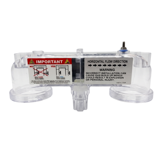 Front view of a clear replacement saltwater chlorinator cell for the Davey Eco-Salt BMSC13 and MES13C systems, featuring clear horizontal flow direction stickers and an important gas build-up installation warning label.